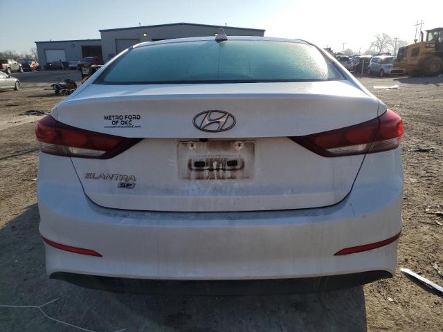  HYUNDAI ELANTRA 2018 Белы