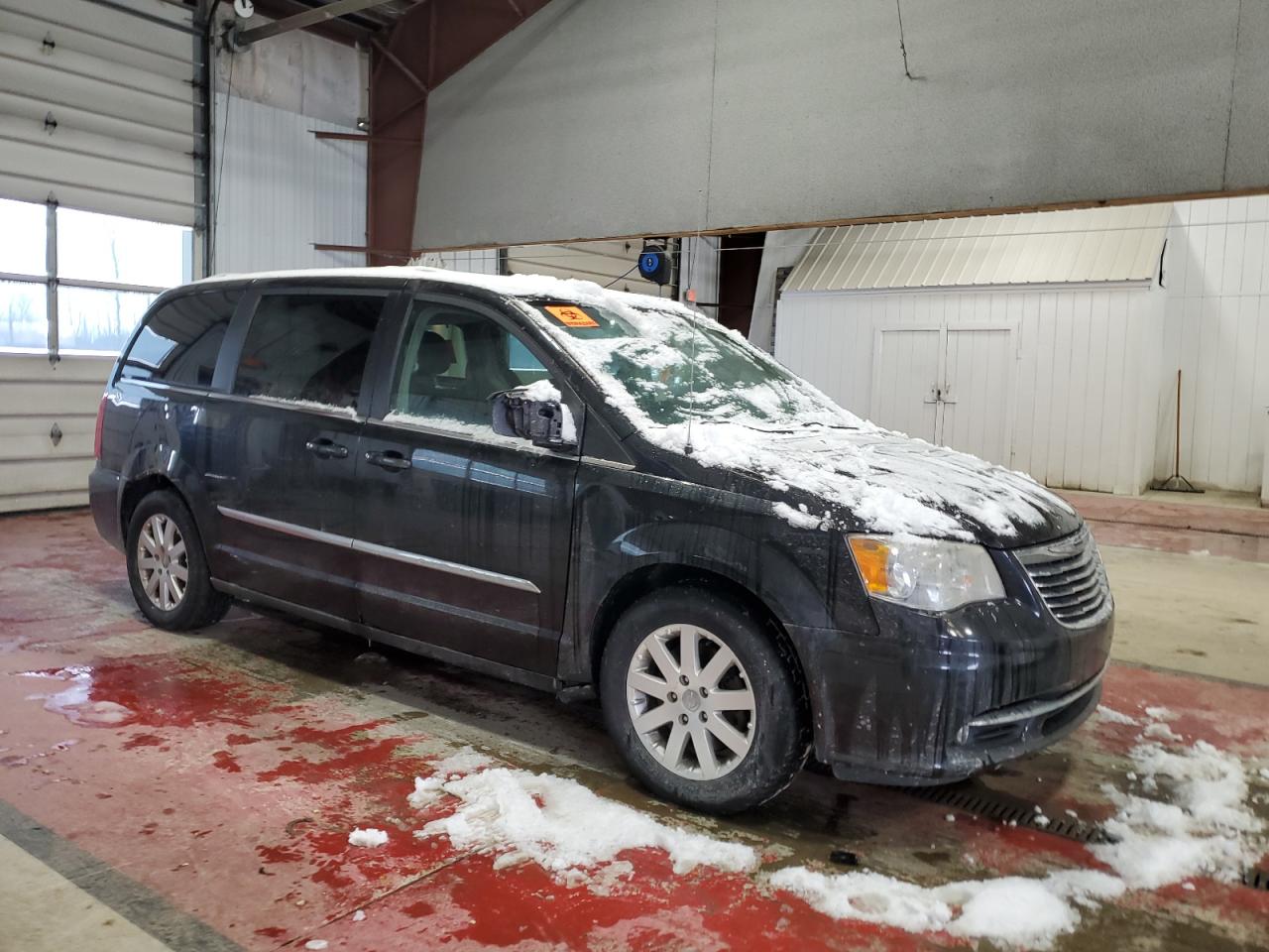 2014 Chrysler Town & Country - Image 4
