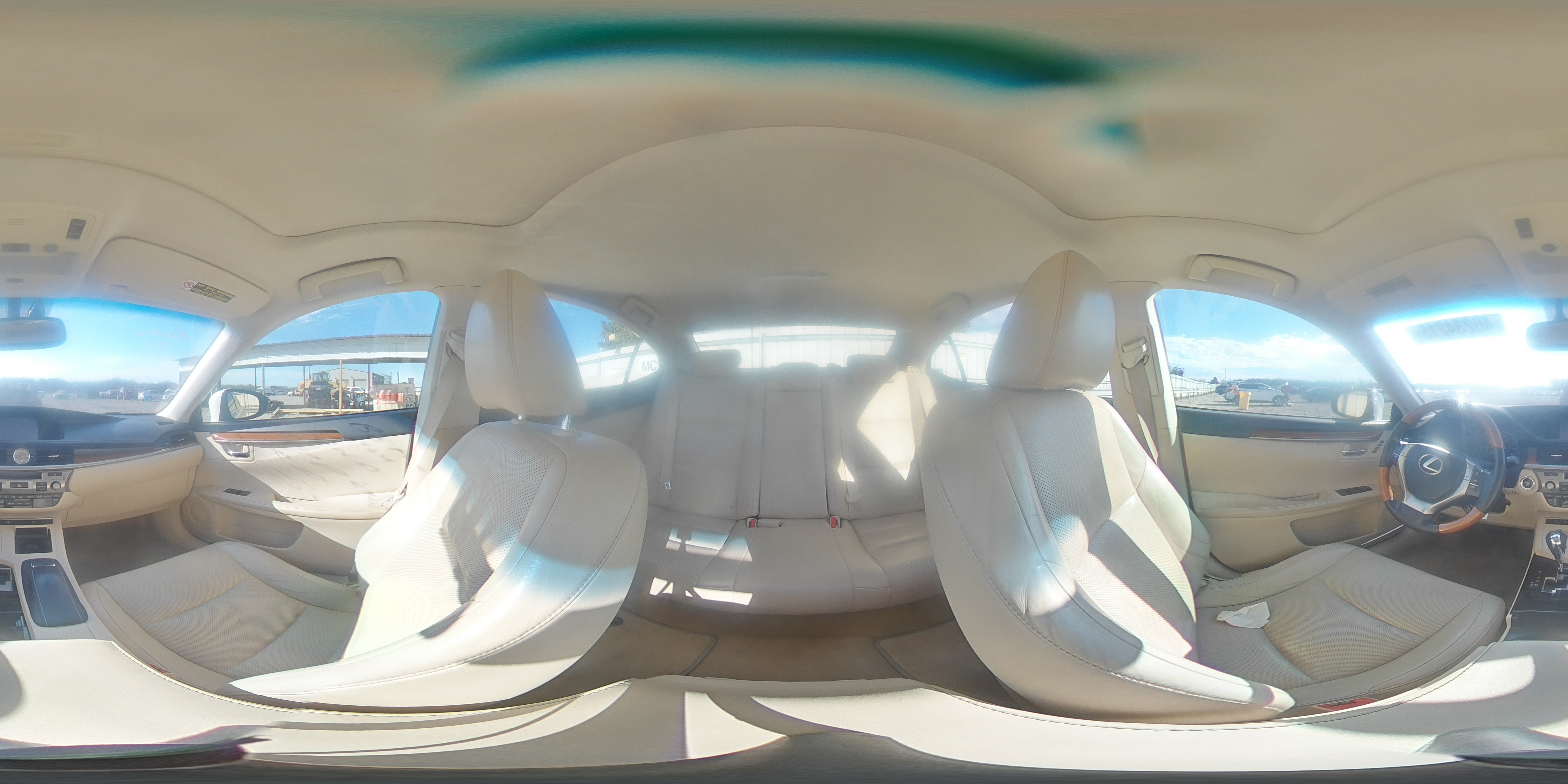 2015 Lexus ES - Image 14