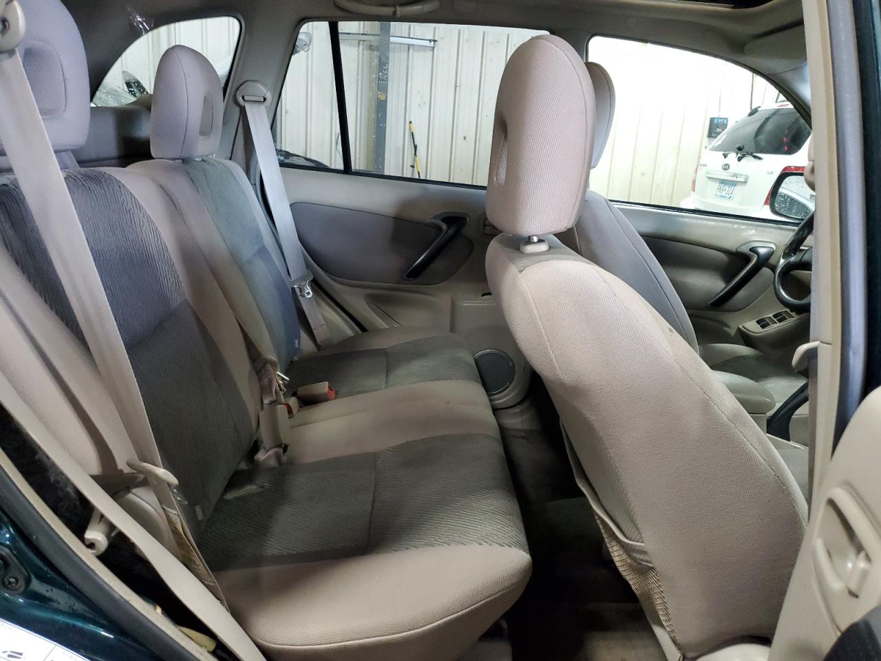 2002 Toyota RAV 4 - Image 11