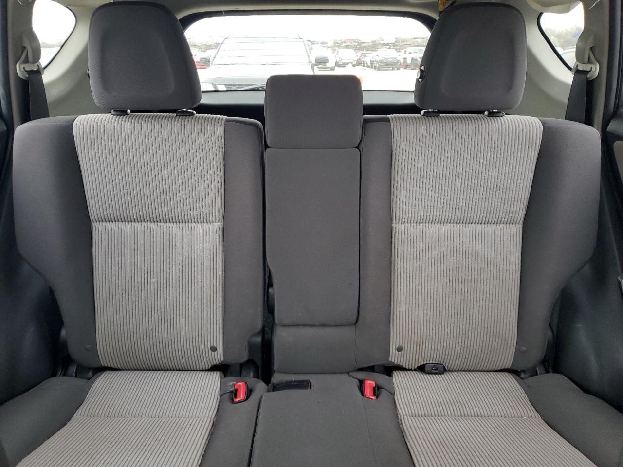 2015 Toyota RAV 4 - Image 10
