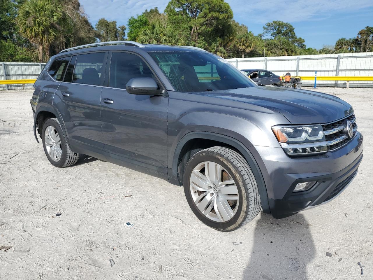 2019 Volkswagen Atlas - Image 4