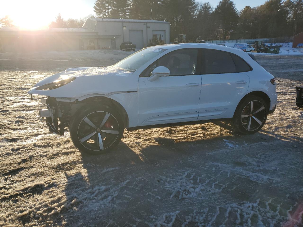 2024 Porsche Macan - Image 1