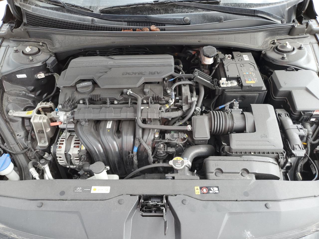 2022 Hyundai Elantra - Image 11