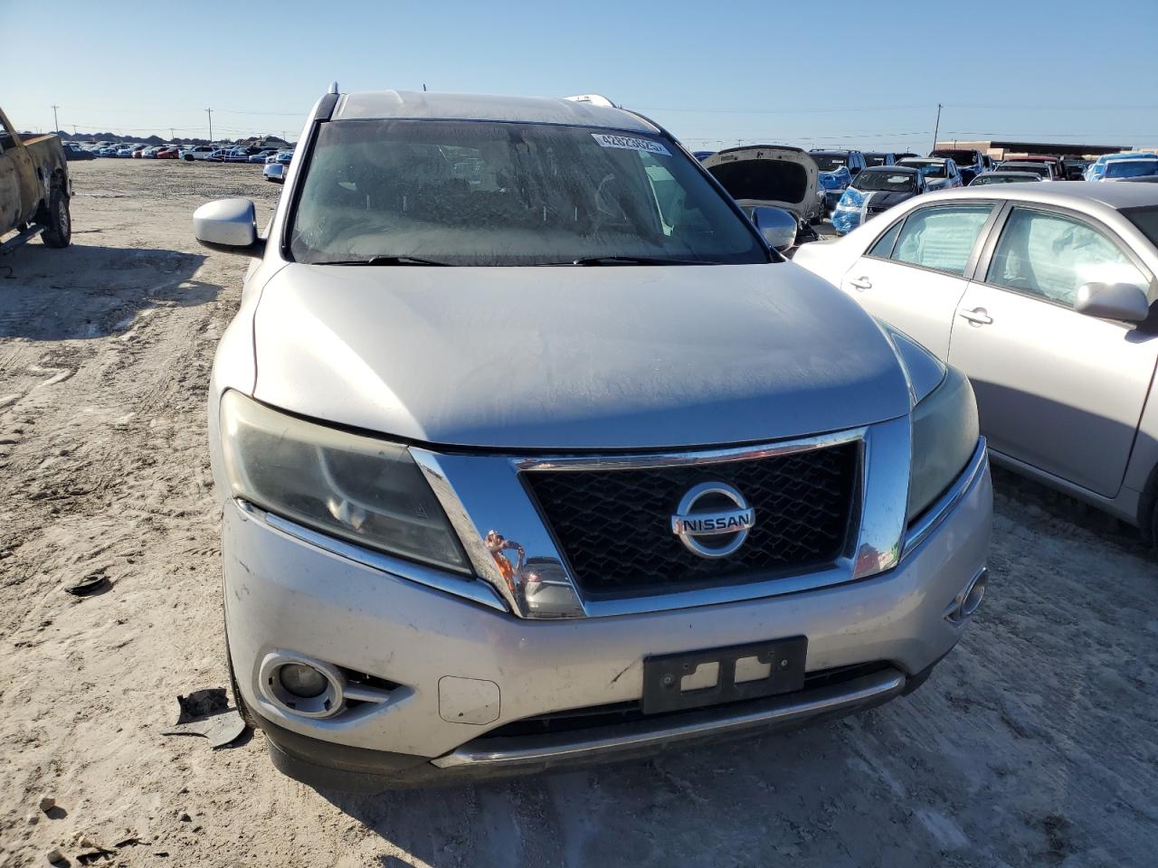 2016 Nissan Pathfinder - Image 5