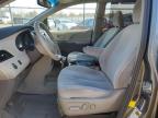 2012 Toyota Sienna Le للبيع في Cedar Rapids، IA - Rear End