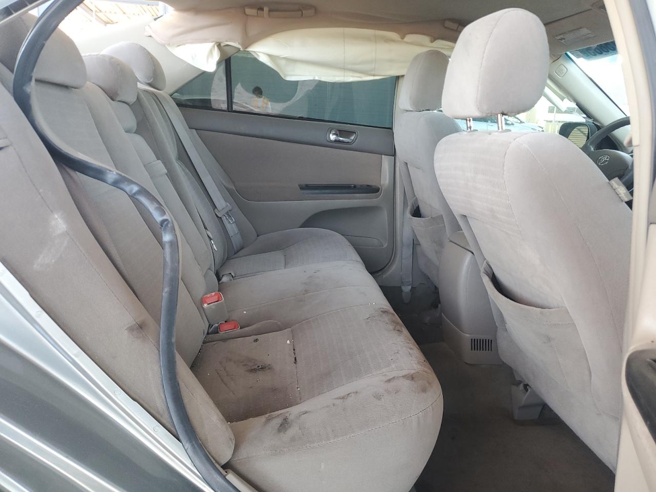 2005 Toyota Camry - Image 11