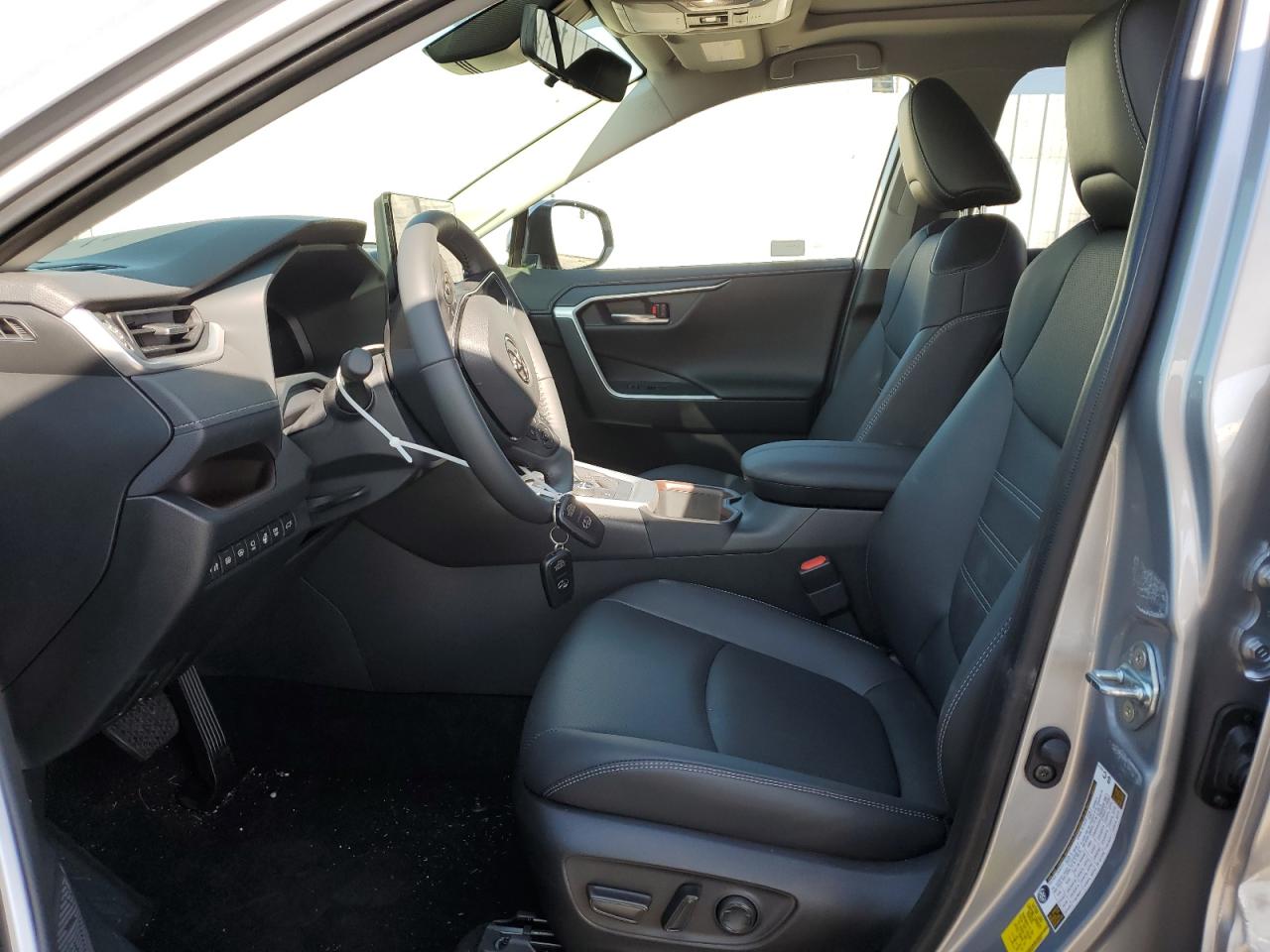 2024 Toyota RAV 4 - Image 7