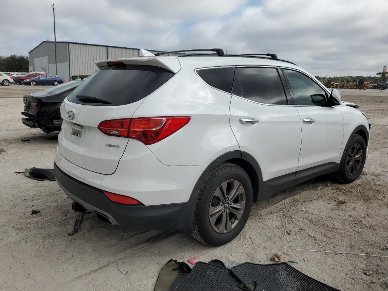 2016 Hyundai Santa Fe - Image 3