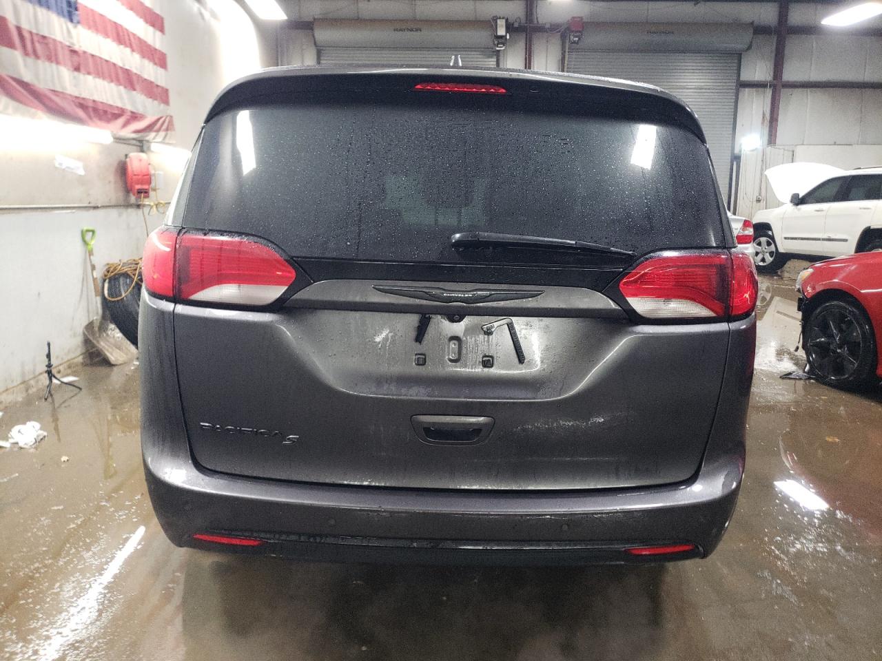 2019 Chrysler Pacifica - Image 6