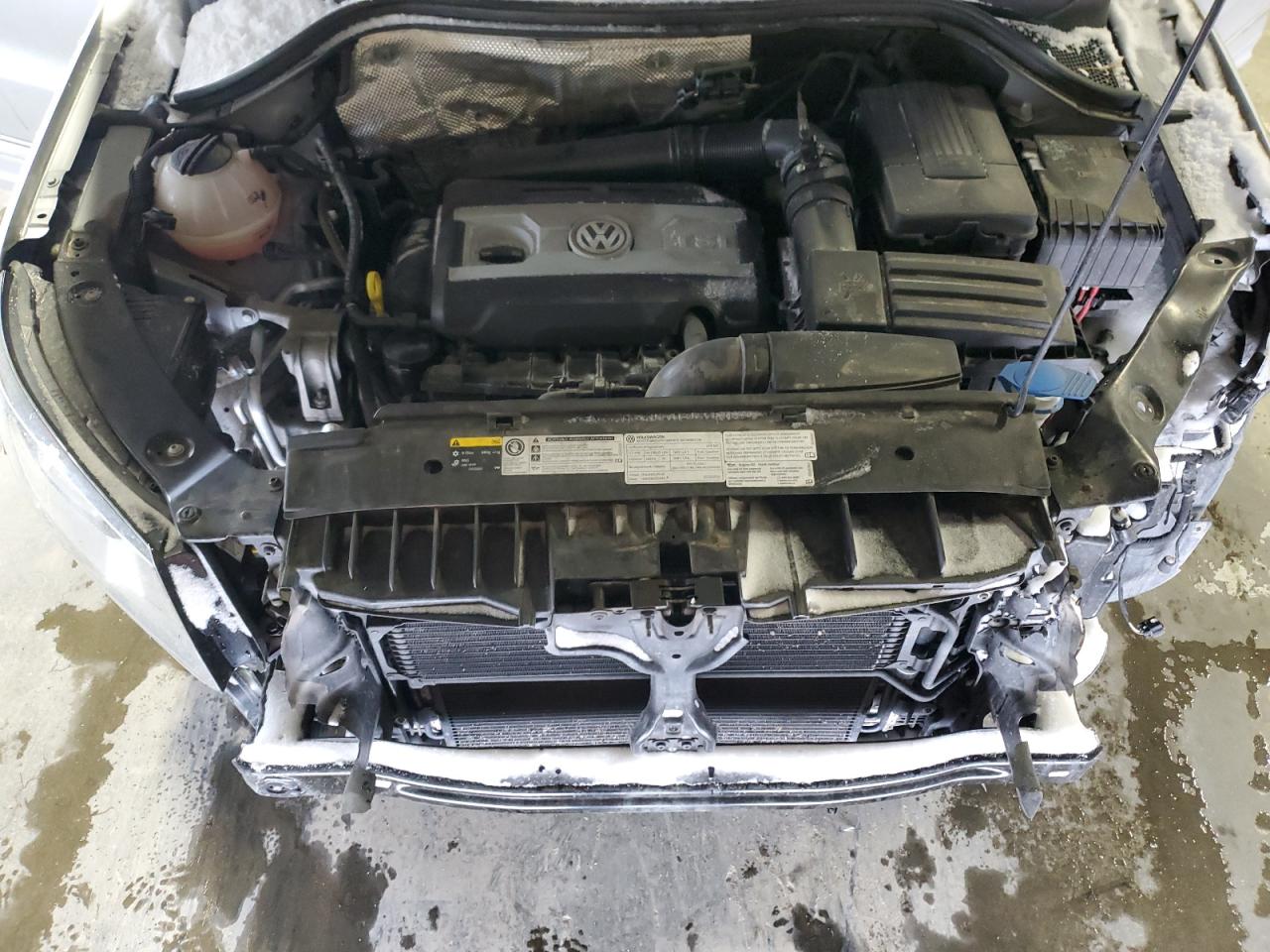 2017 Volkswagen Tiguan - Image 12
