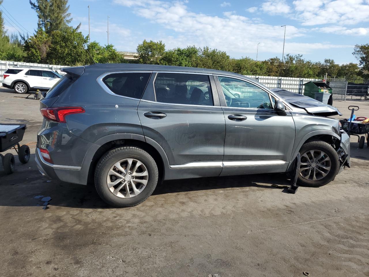 2020 Hyundai Santa Fe - Image 3