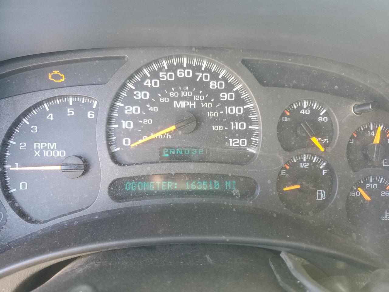 2004 Chevrolet Silverado - Image 9