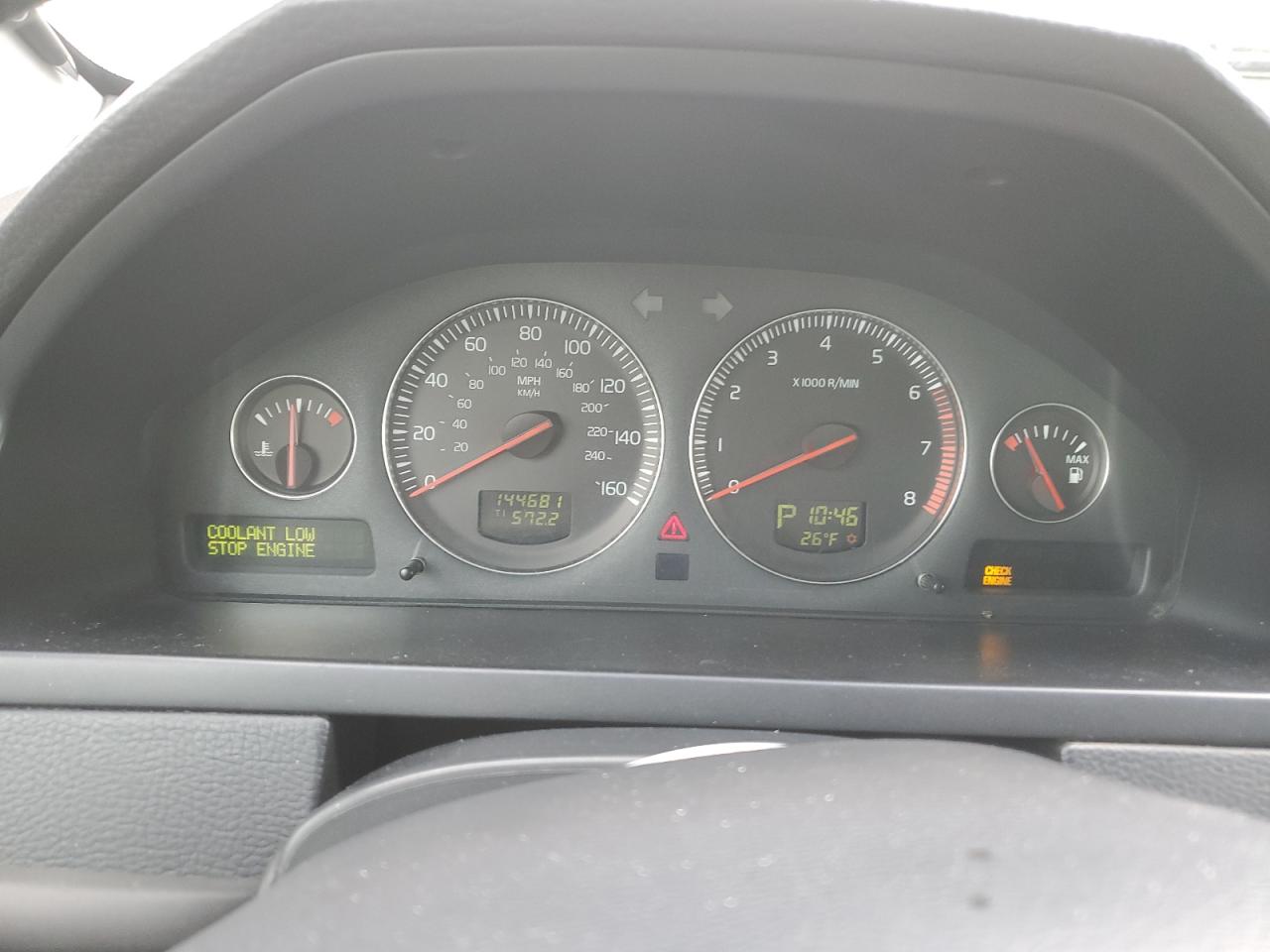 2004 Volvo XC90 - Image 9