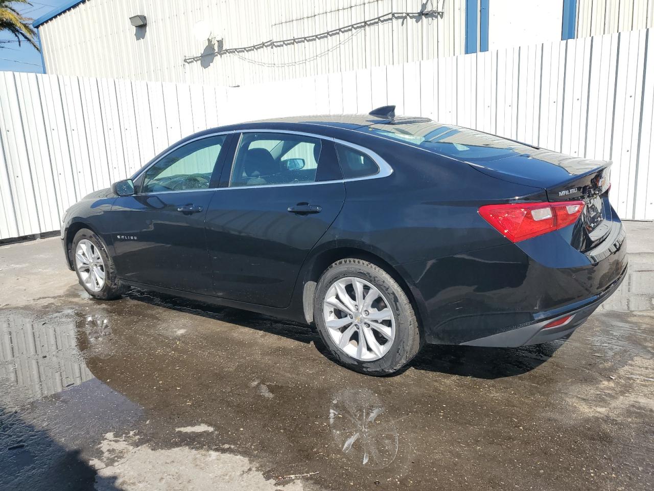2023 Chevrolet Malibu - Image 2