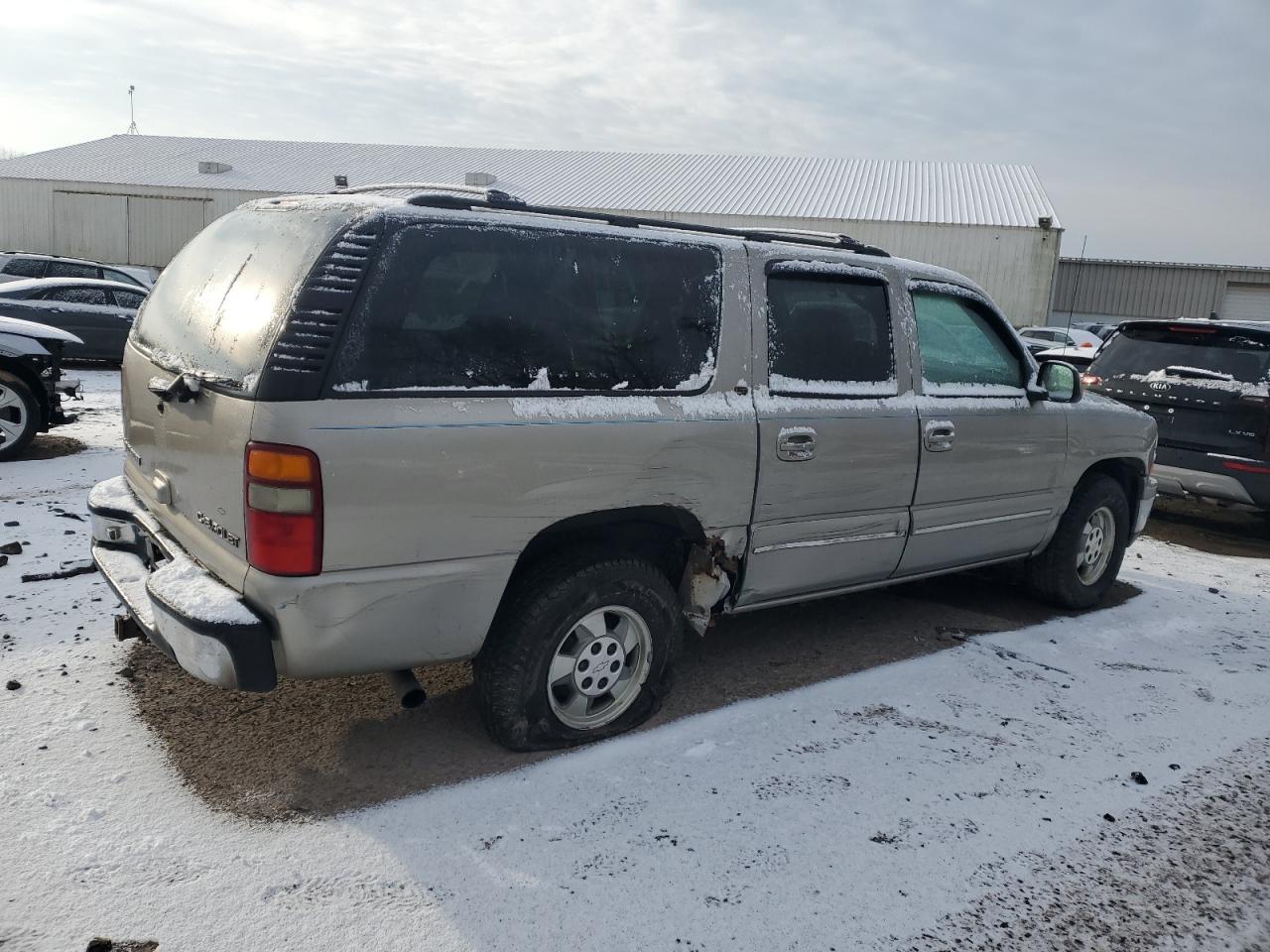 2001 Chevrolet Suburban - Image 3