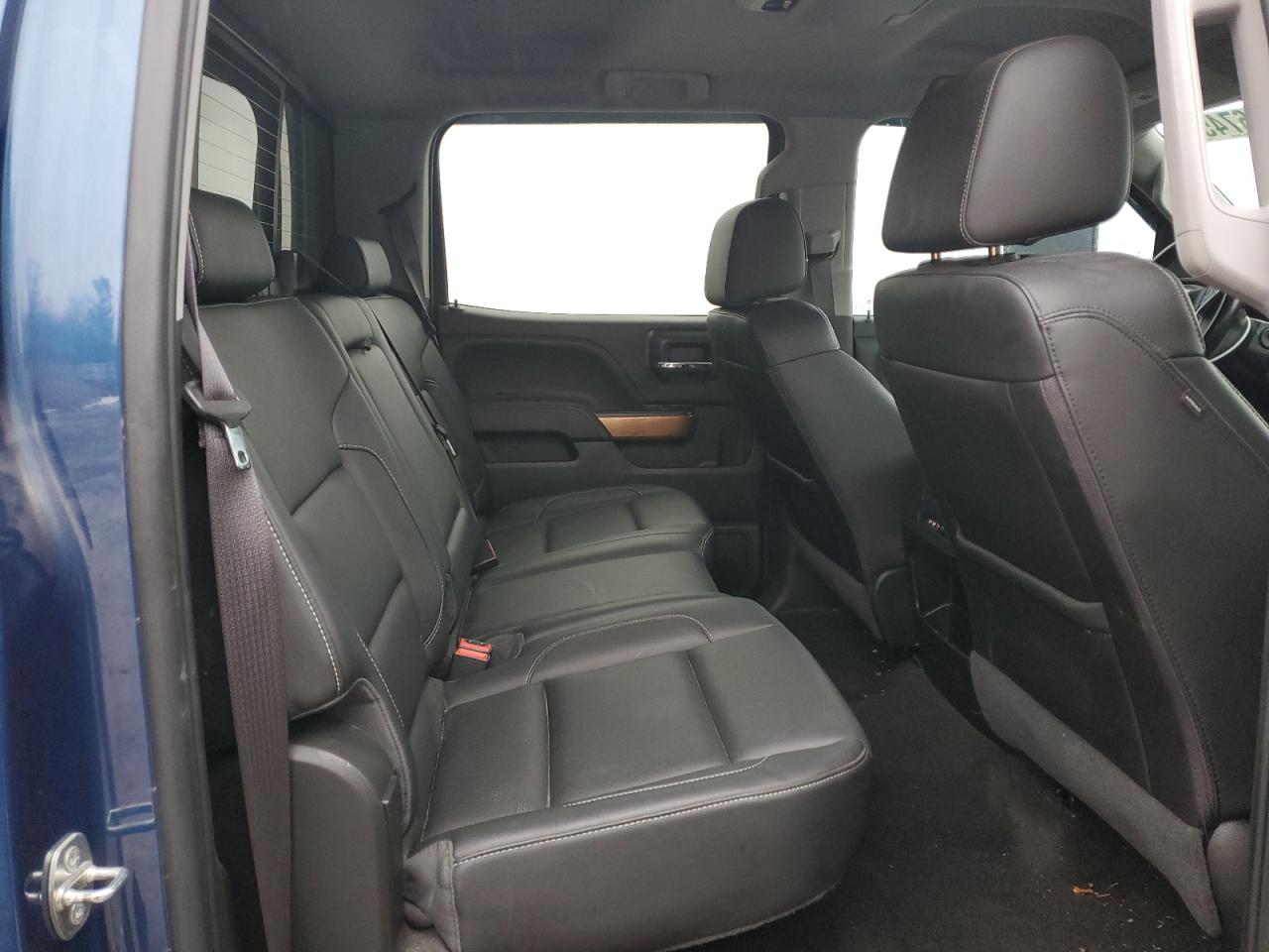 2016 Chevrolet Silverado - Image 10