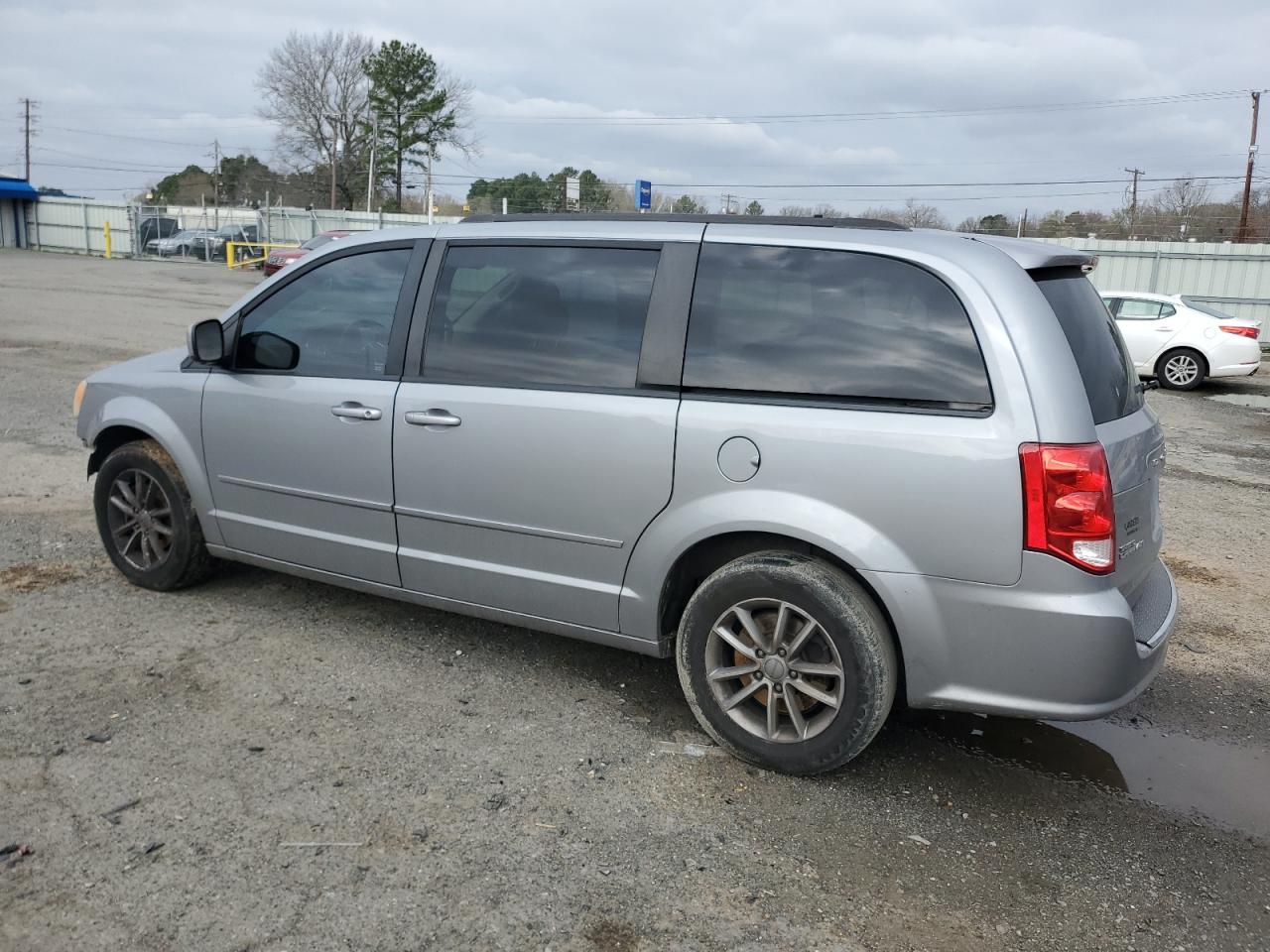2014 Dodge Caravan - Image 2
