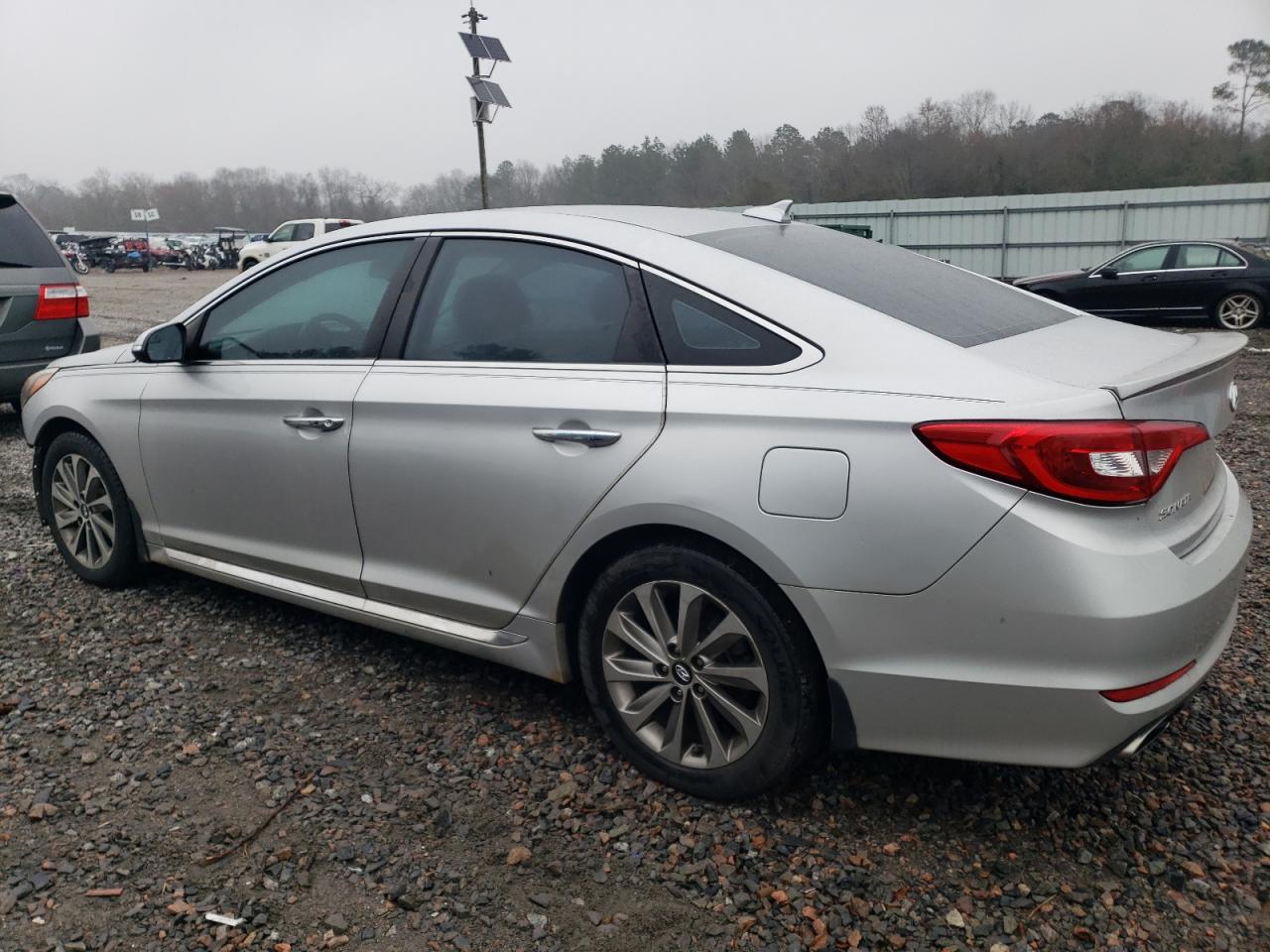 2016 Hyundai Sonata - Image 2