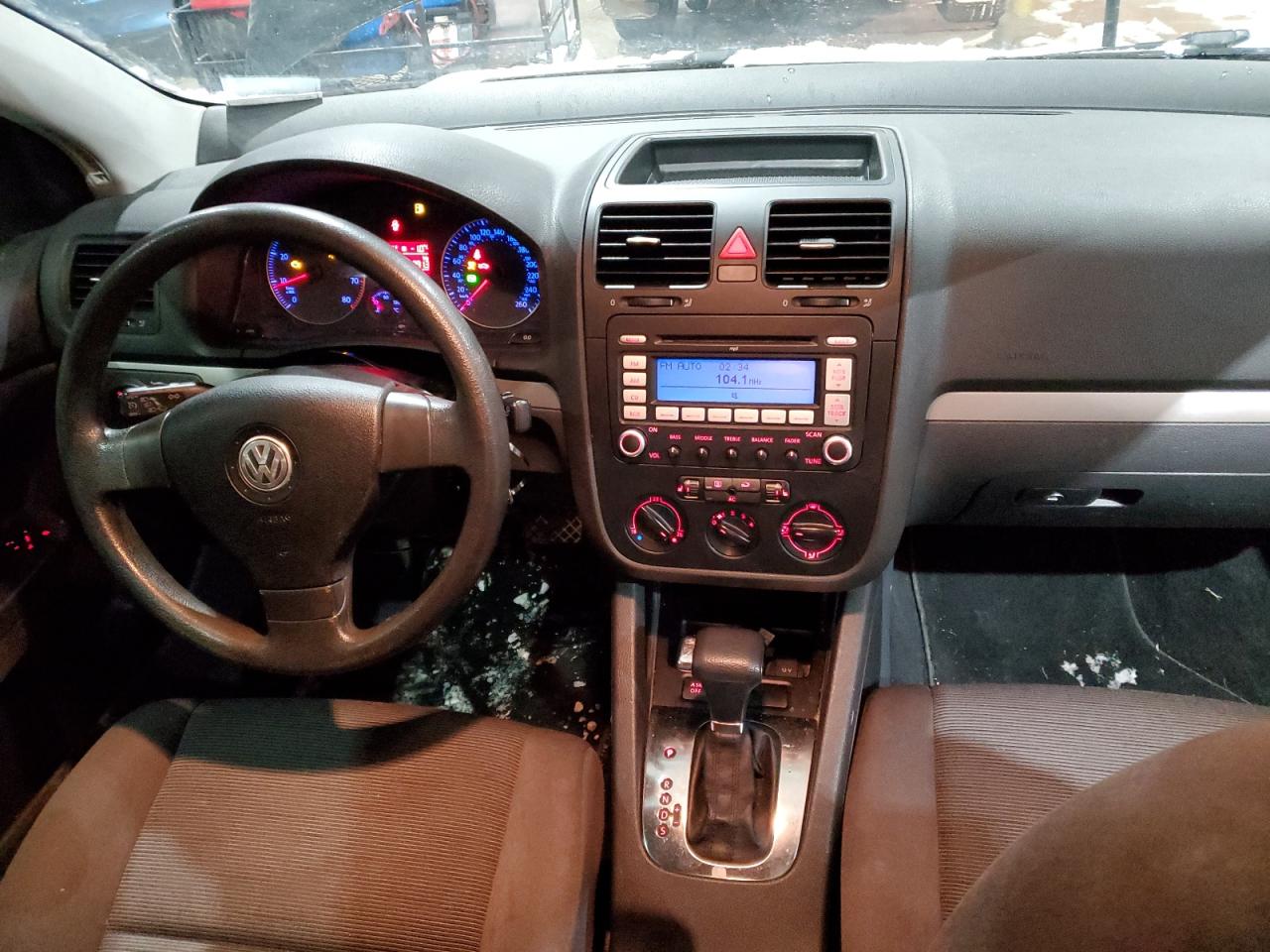 2009 Volkswagen Golf - Image 8