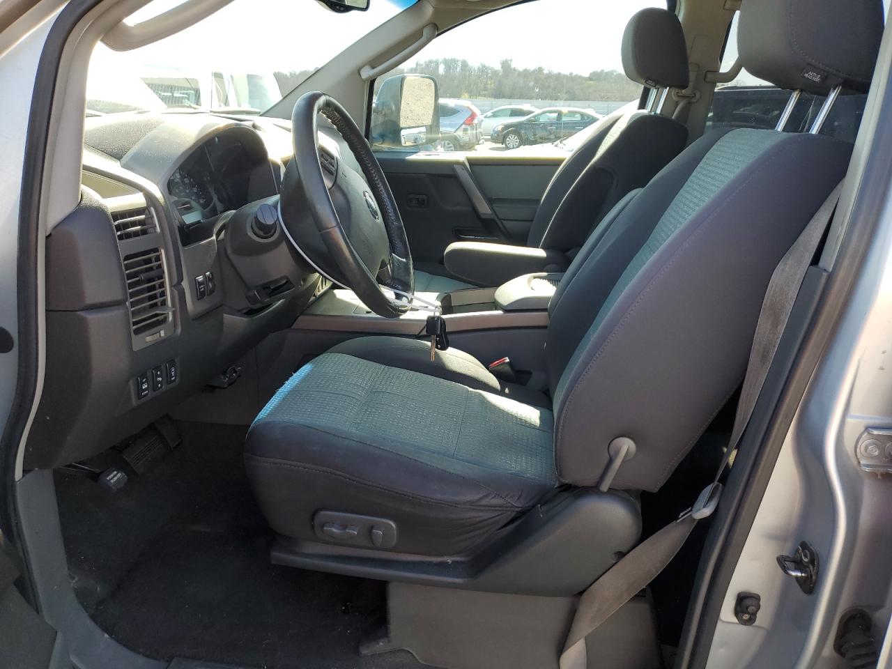 2005 Nissan Titan Xe VIN: 1N6AA07B75N555401 Lot: 46477665