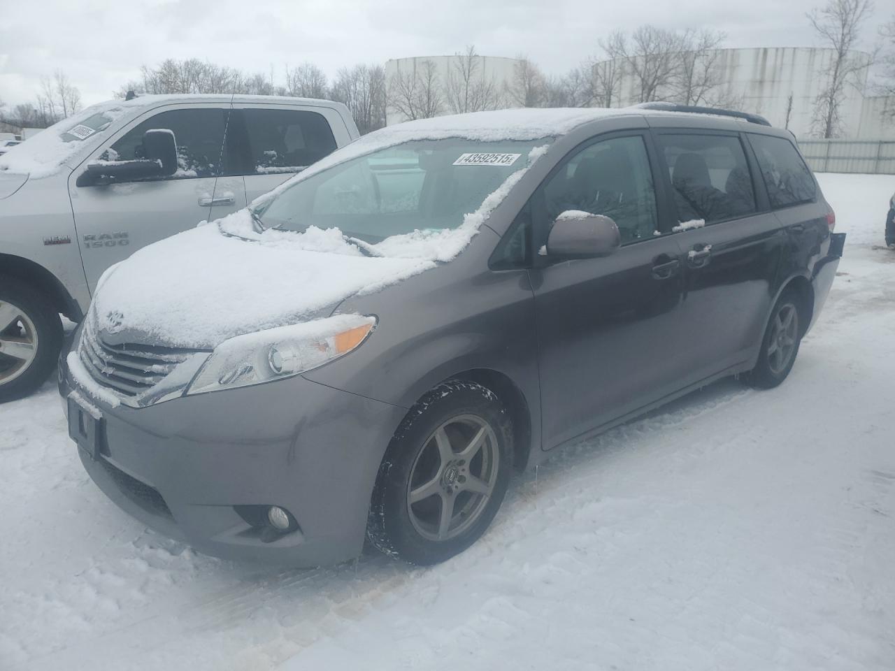 2014 Toyota Sienna - Image 1