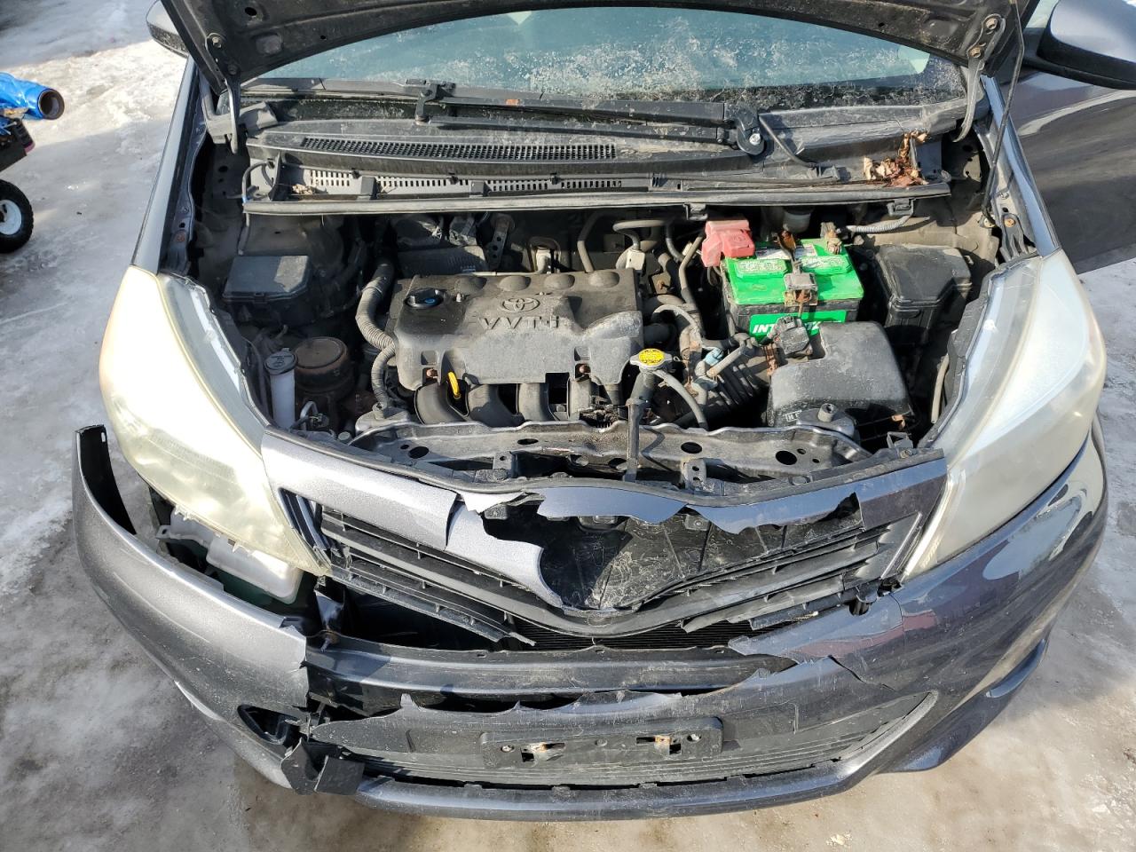 2012 Toyota Yaris - Image 11