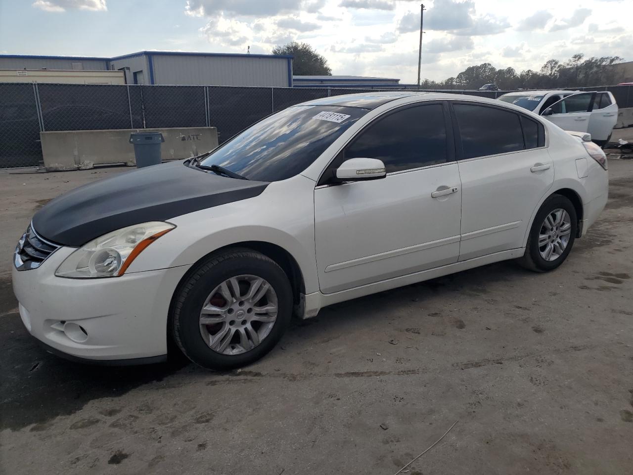 2011 Nissan Altima - Image 1