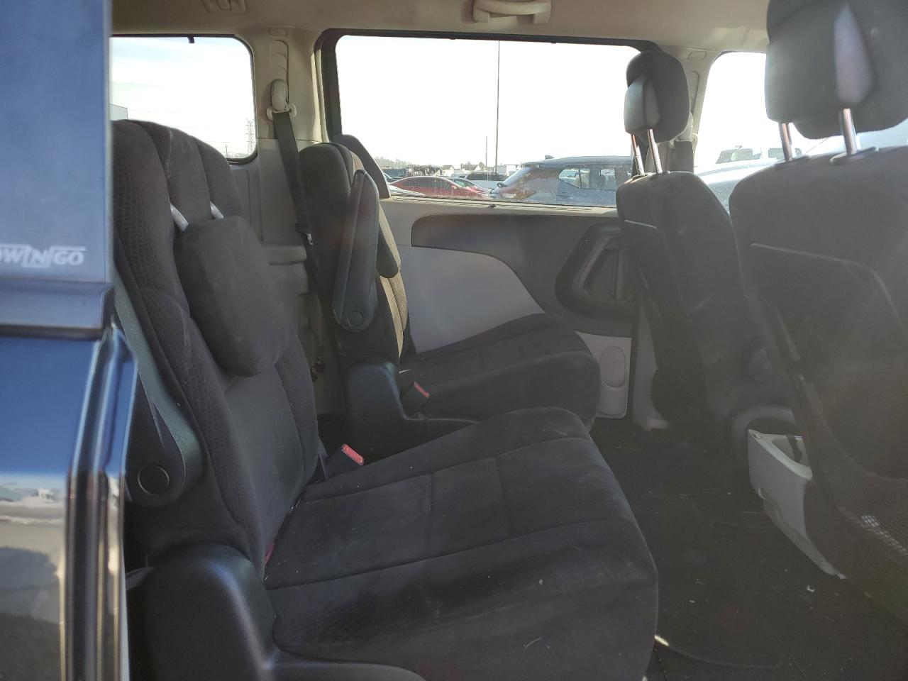 2013 Dodge Caravan - Image 11