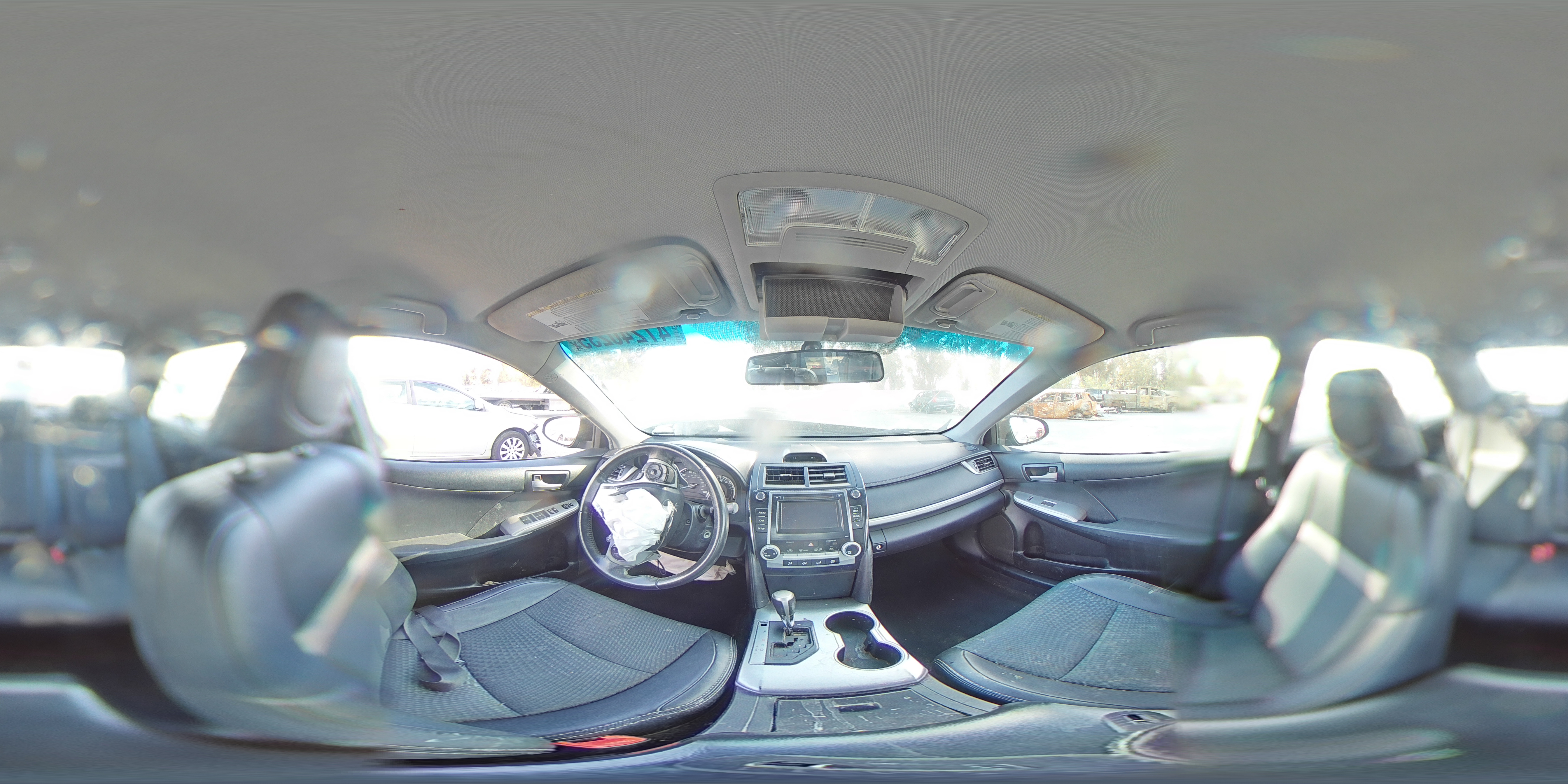 2014 Toyota Camry - Image 13