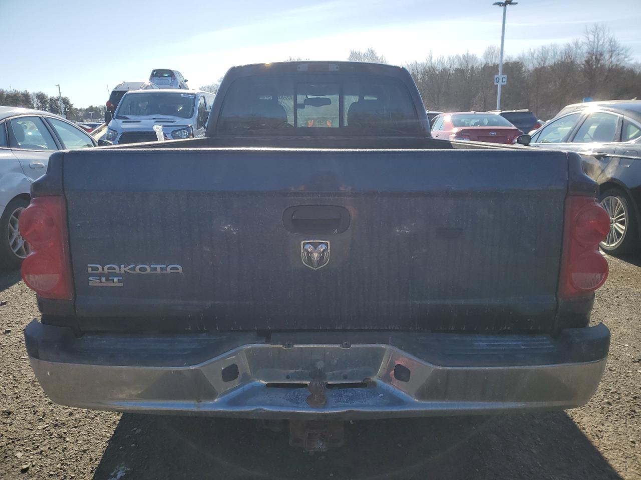2005 Dodge Dakota - Image 6