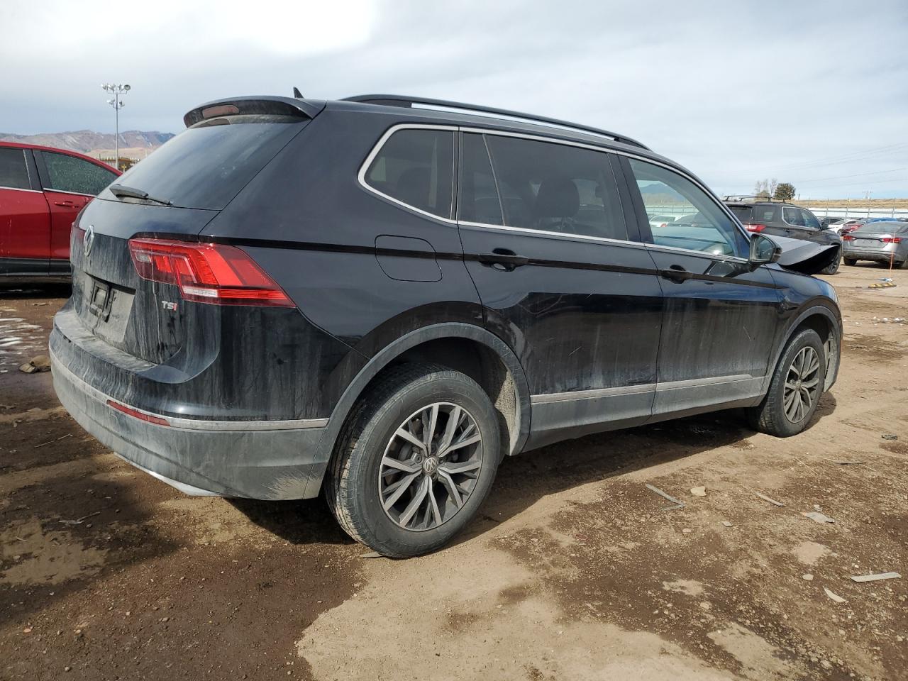 2018 Volkswagen Tiguan - Image 3