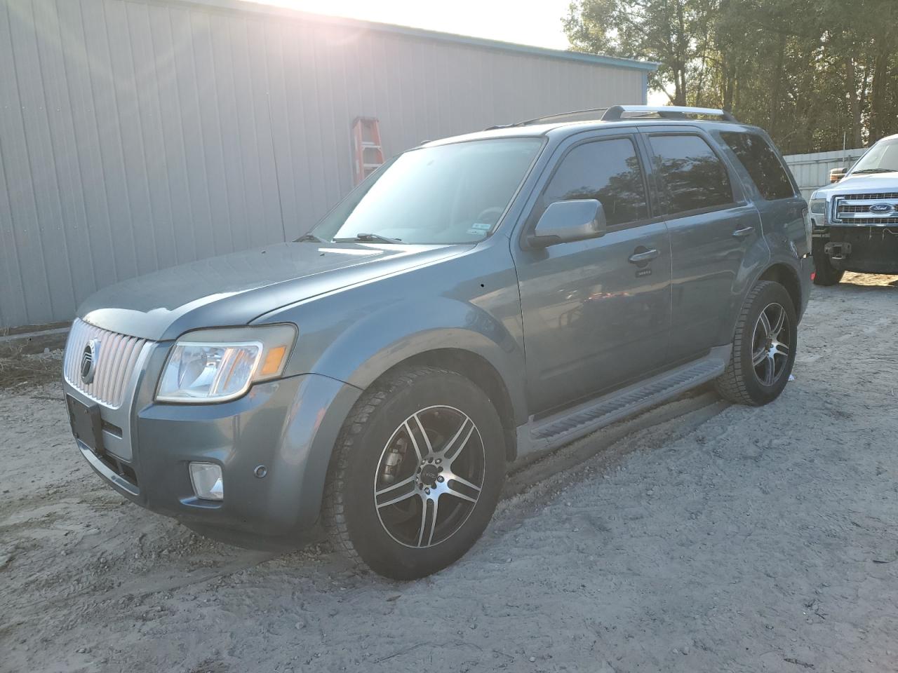 2010 Mercury Mariner - Image 1