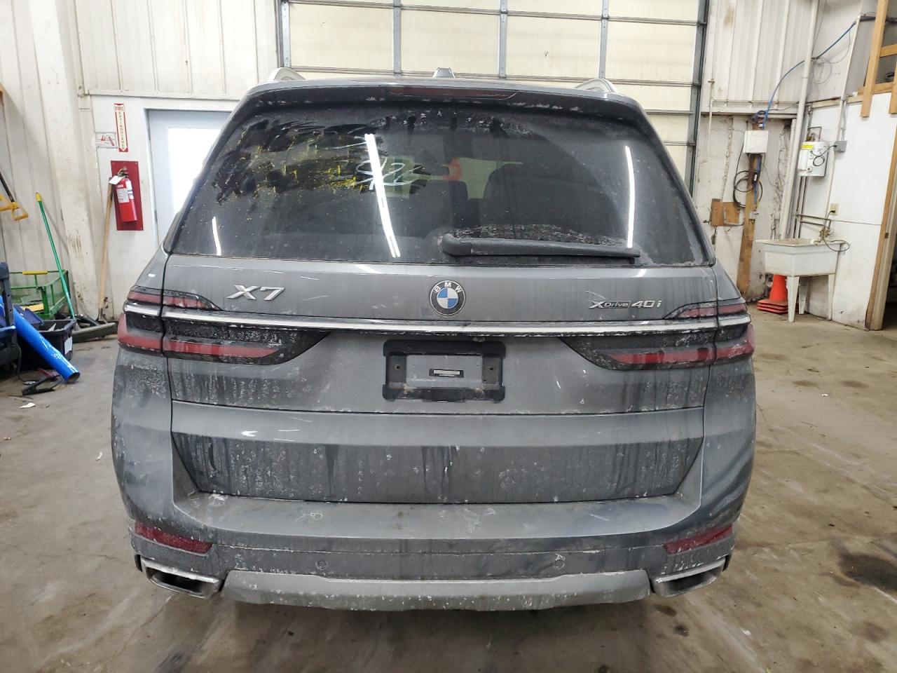 2023 BMW X7 - Image 6