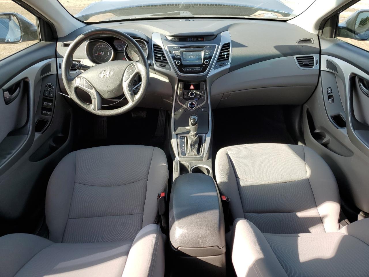 2014 Hyundai Elantra - Image 8