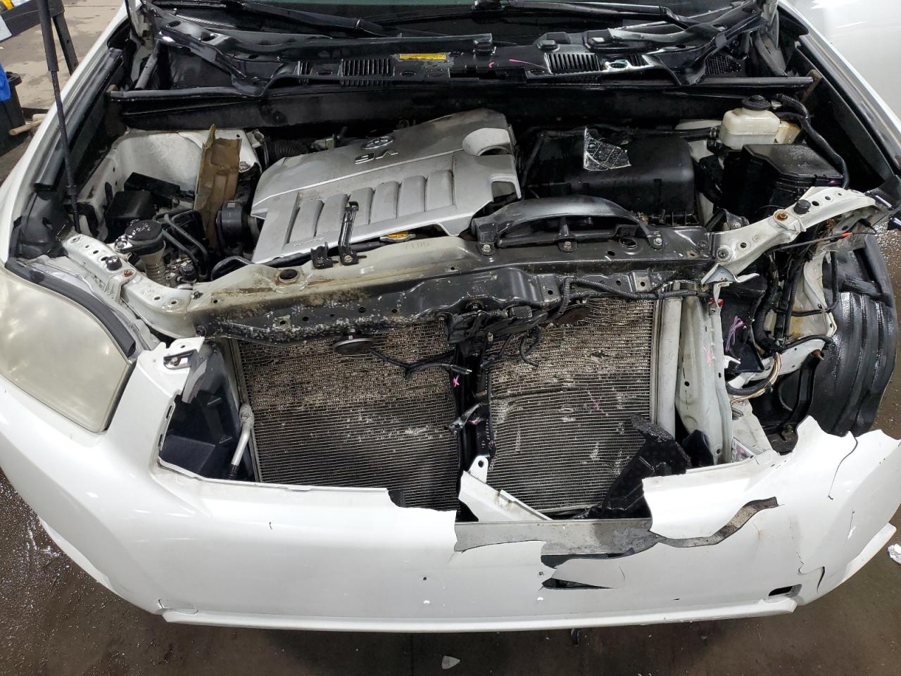 2010 Toyota Highlander - Image 12