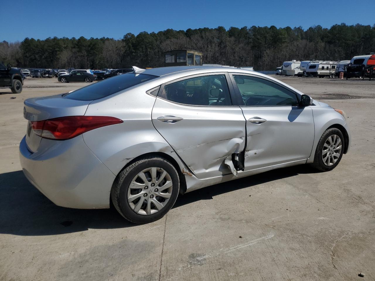 2012 Hyundai Elantra - Image 3