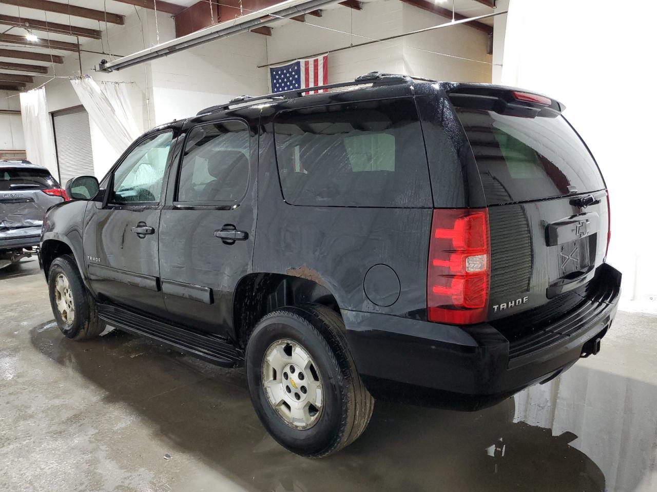 2011 Chevrolet Tahoe - Image 2