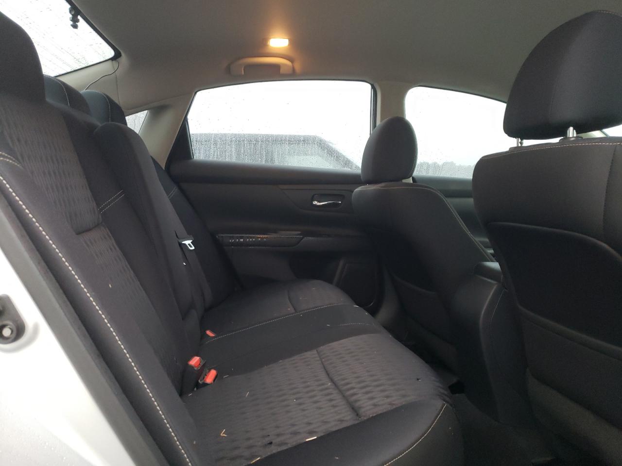 2017 Nissan Altima - Image 10