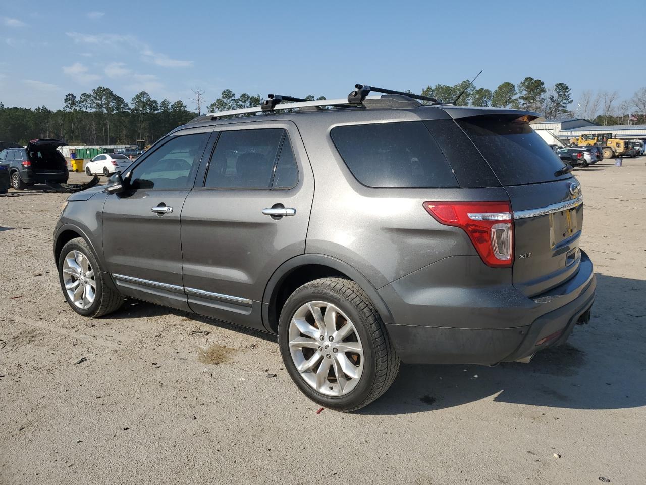 2015 Ford Explorer - Image 2