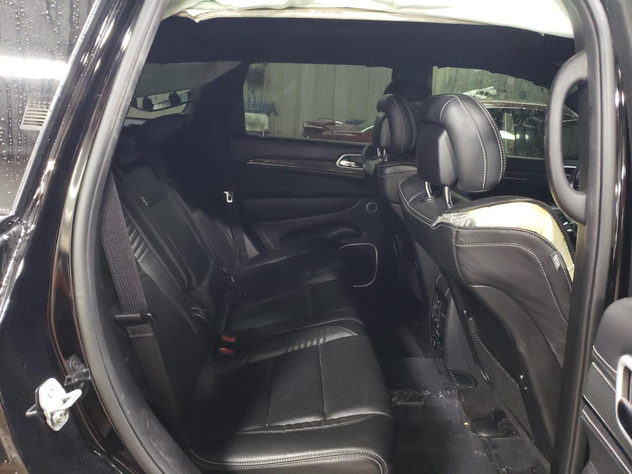 2018 Jeep Grand Cherokee - Image 10