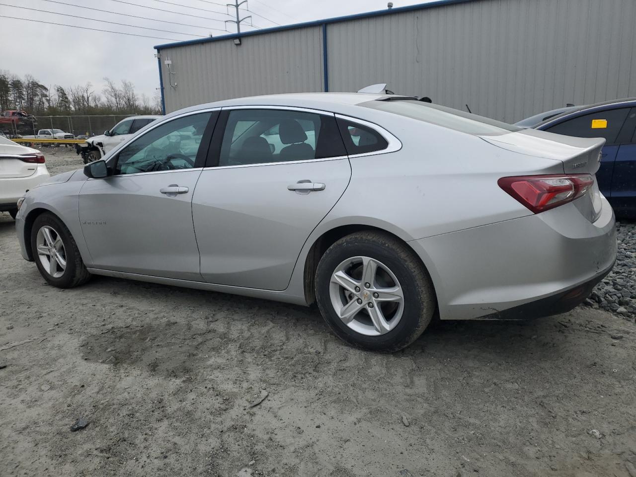 2022 Chevrolet Malibu - Image 2