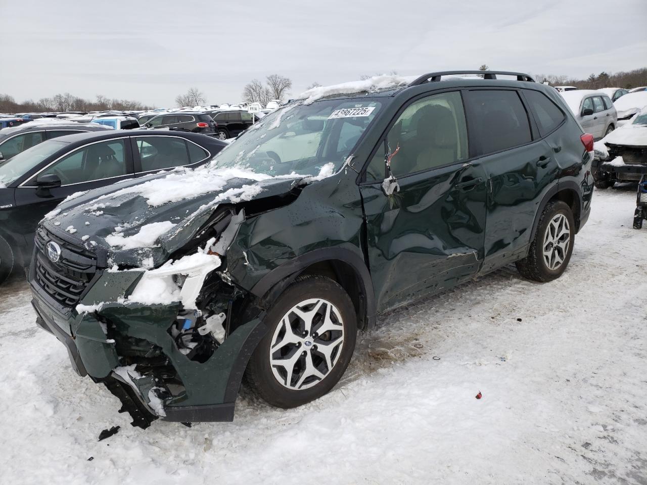 2024 Subaru Forester Premium na sprzedaż w West Warren, MA - Front End