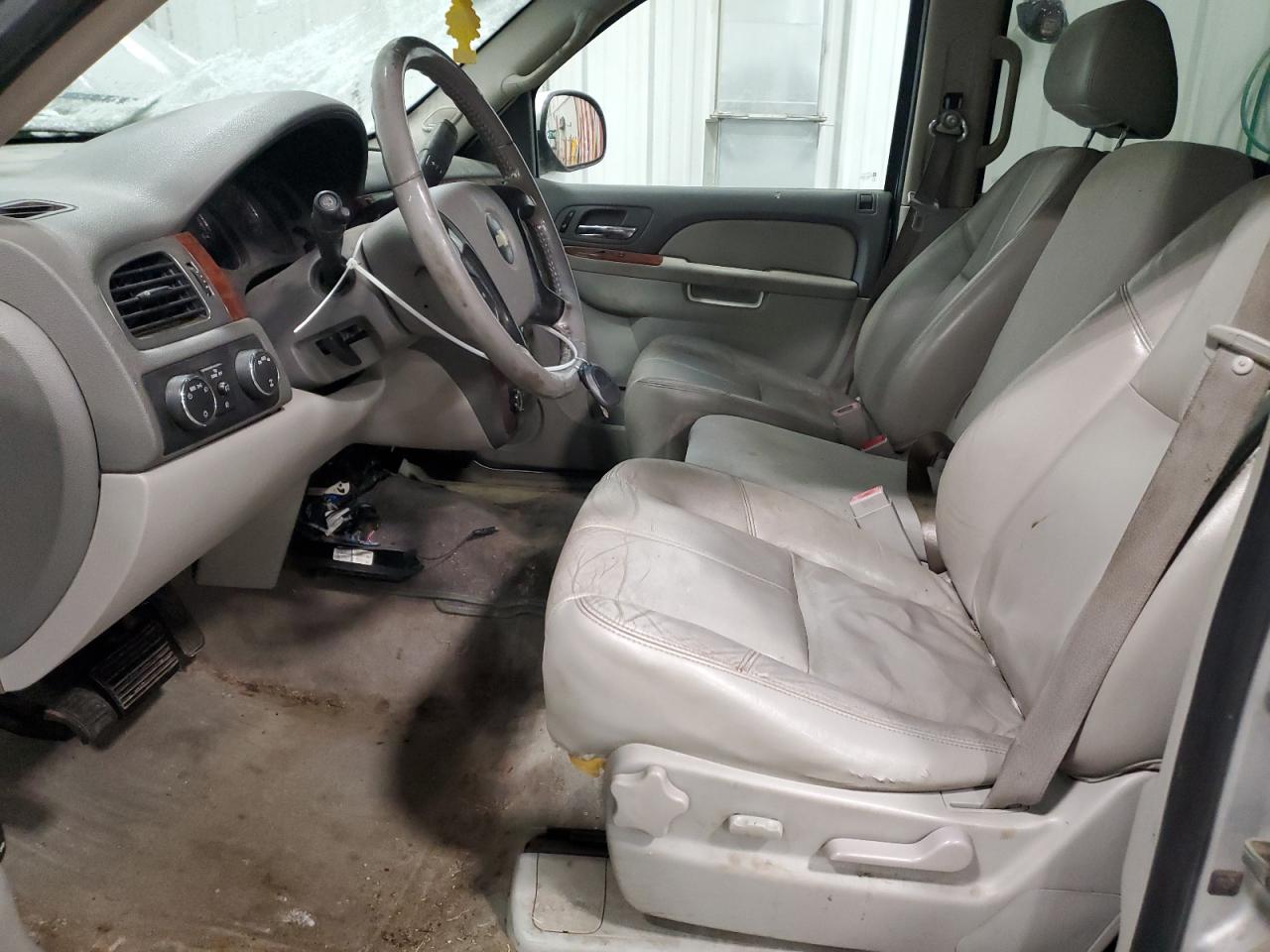 2010 Chevrolet Tahoe - Image 7