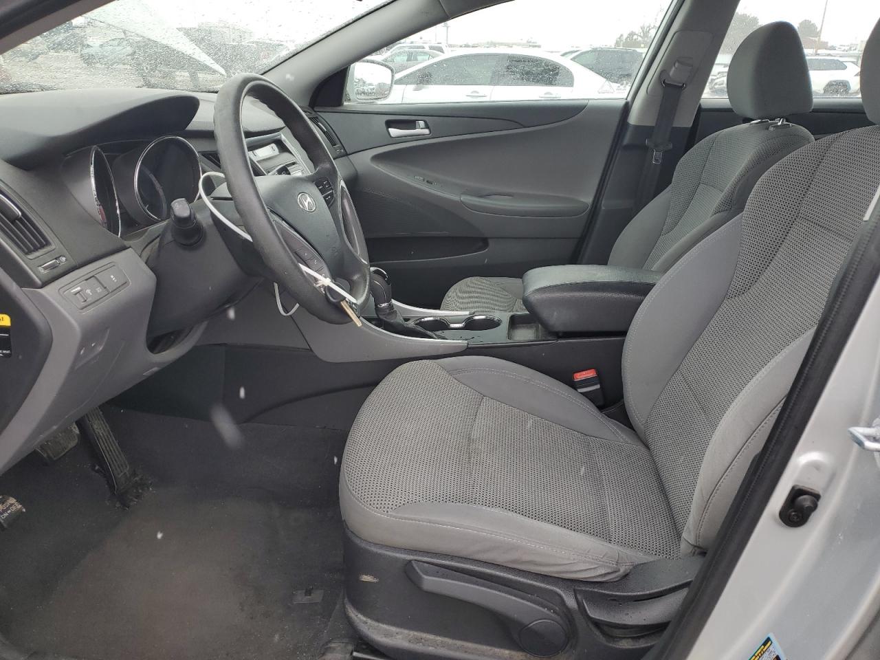 2013 Hyundai Sonata - Image 7