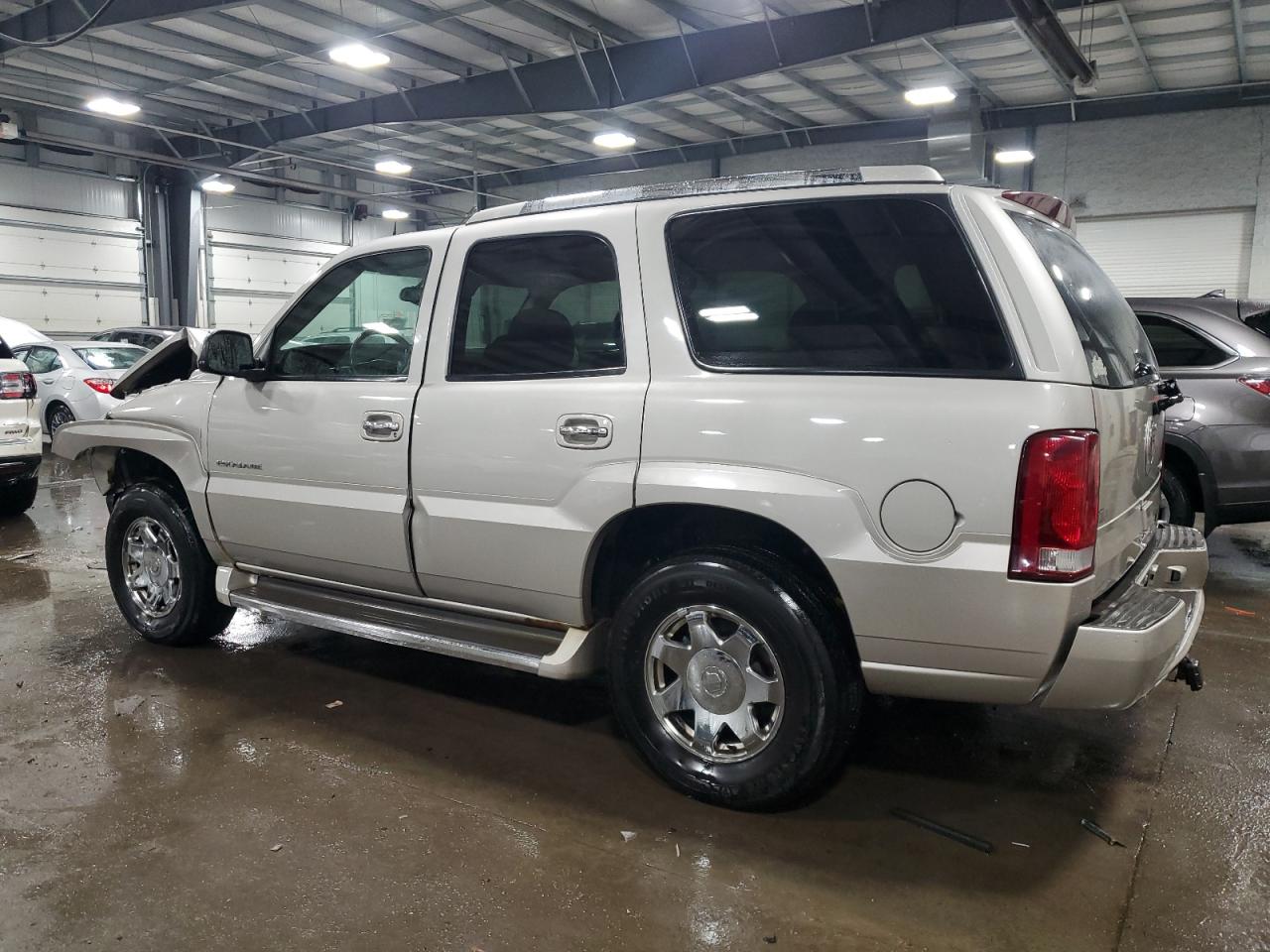 2005 Cadillac Escalade - Image 2