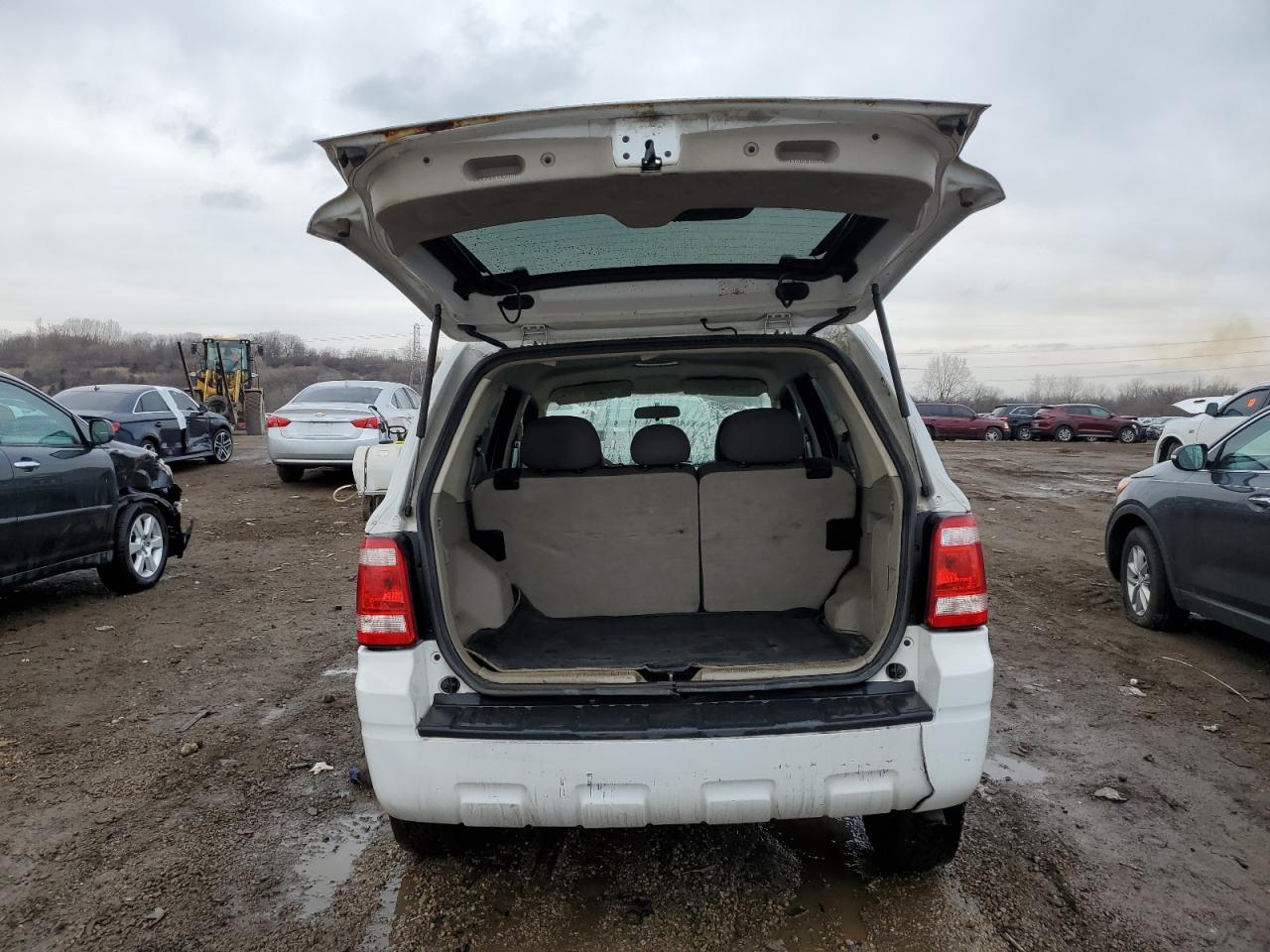 2009 Ford Escape - Image 6