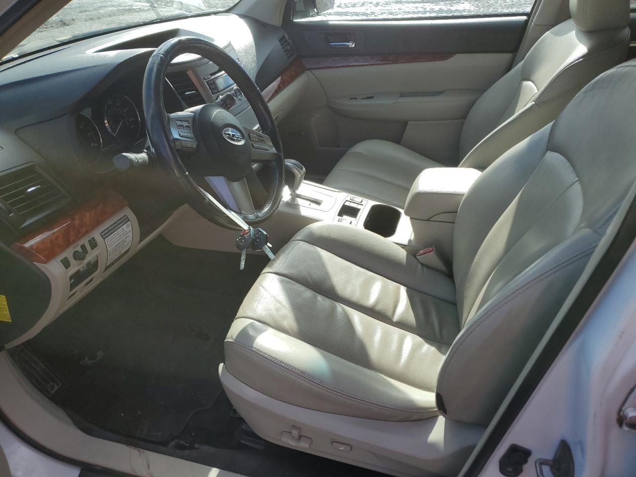 2011 Subaru Outback - Image 7