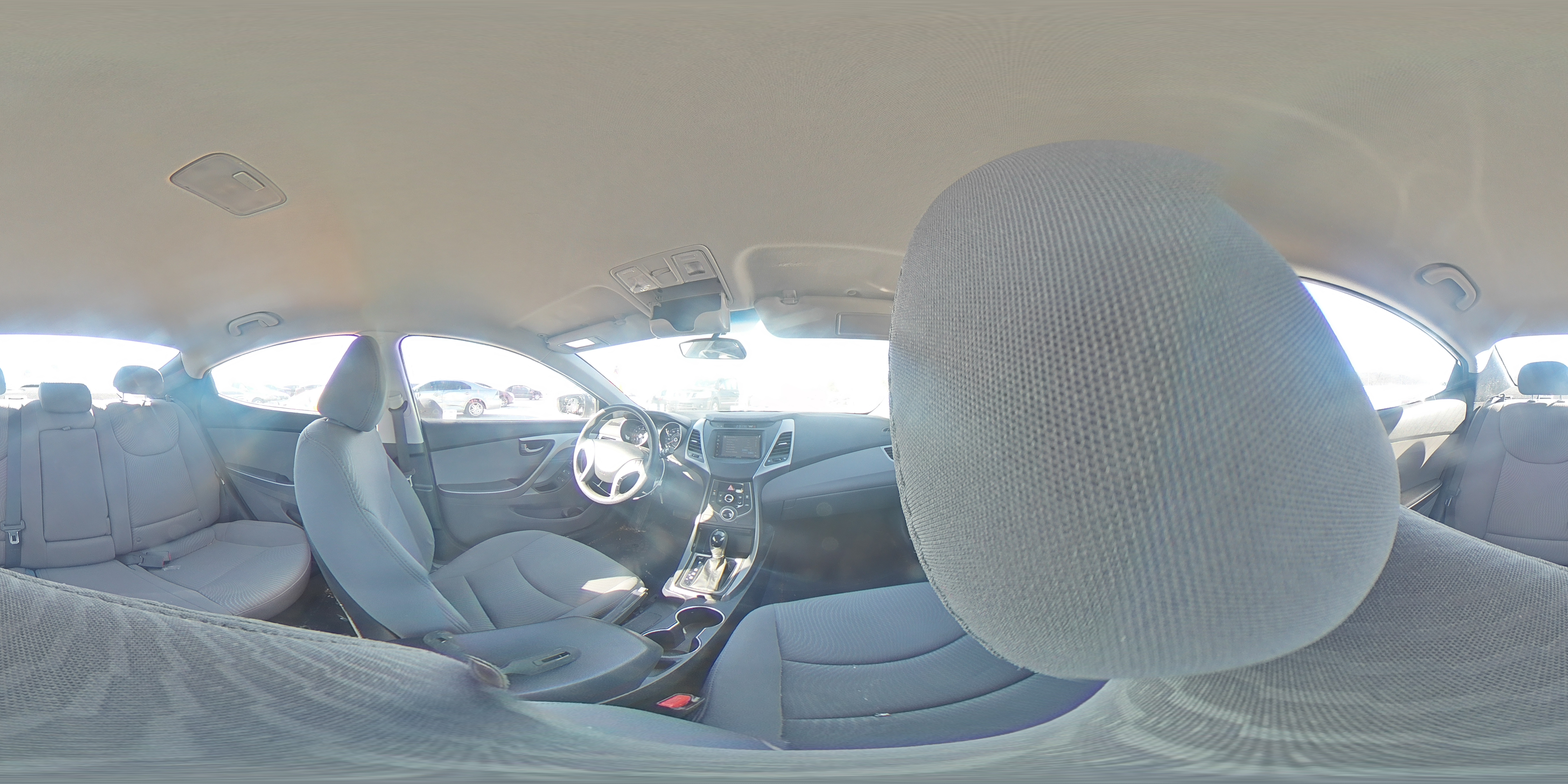 2016 Hyundai Elantra - Image 12