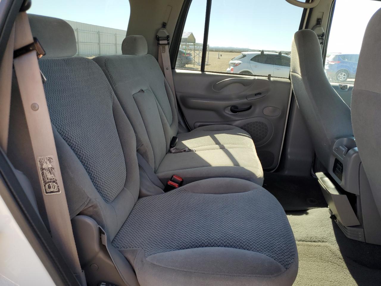 2000 Ford Expedition - Image 11